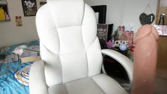 noemibcnz skinny bitch jerking pussy with phallus