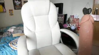 noemibcnz skinny bitch jerking pussy with phallus