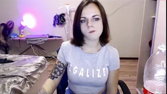 kindlybitch cute queen sucking penis