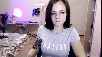 kindlybitch cute queen sucking penis