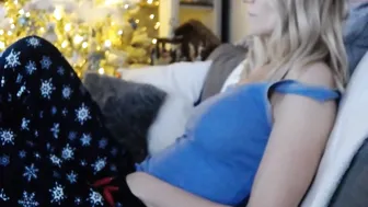 s_mailleee naughty bitch massages juicy holes