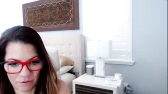 lisalisa4444 busty babe masturbates shaved cunt