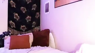 lillyspunk adult skin jerks off both holes