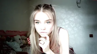 babyfromtheforest stunning slut dabbles with dildo