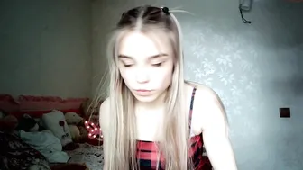 babyfromtheforest stunning slut dabbles with dildo