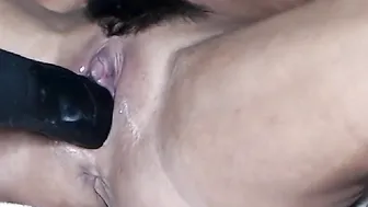musclemama4u busty female pleases herself with sex toy