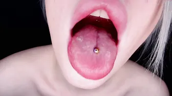 julydays Luxurious young lady