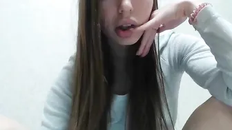 mrs_alexa cute lady shows natural tits