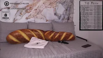 mohawkmolly whore babe masturbates shaved pussy