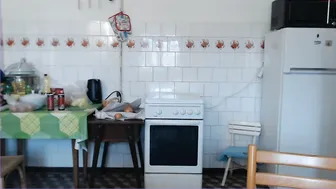 sweetmandyy chick with slack tits dancing in front of the camera