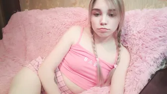 babyfromtheforest imposing slut stiffens her cunt tight