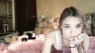 babyfromtheforest whore babe jerks off through panties