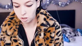 dawnwillow 8.12.2019 737_female chaturbate