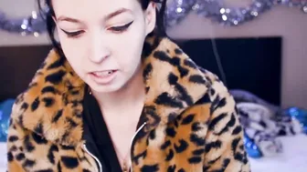 dawnwillow 8.12.2019 737_female chaturbate