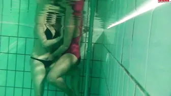 Sexy-Engel Hotelpool missbraucht Teil 1