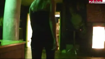 Sherly-N18 Abgefickt auf der Discothekentoilette