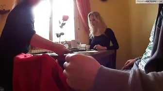 MISSMIA Spermakuchen im Caf?й Public