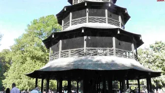 WeicheKleine Outdoor Analfick am Chinaturm im englischen Garten in M??nchen