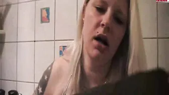 mydirtyhobby AnnissaYara_Einpissen.in.PVCHose