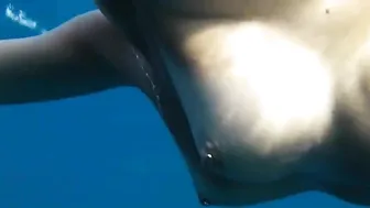 Sexy-Engel Blanke Titten im String