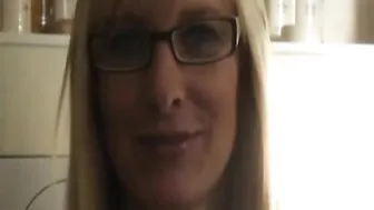 mydirtyhobby Dirty-Tina Frau Doktor geht pinkeln 26.10.10