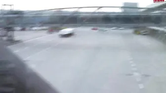 Sharon-Privat Das hei?Яe Flugzeug