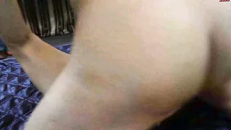 WeicheKleine Anal in Arsch und Sandwich offen vor dem Publikum gefickt