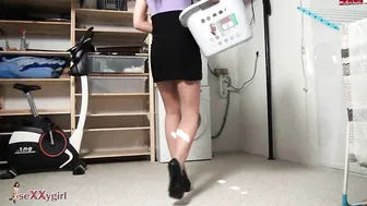 SeXXygirl Im Waschkeller geil befriedigt