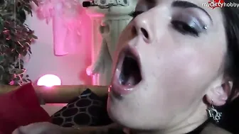 mydirtyhobby GROS PLAN DU SPERME 2 BOUCHES mit HelenaKarel