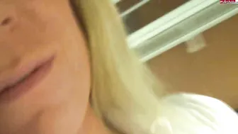 Sharon-Privat Im ICE allein als Fetischvideo