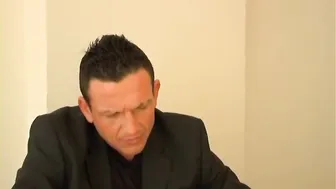 Eve-Deluxe B??roschlampen-Blowjob