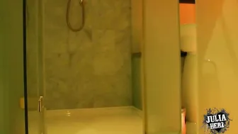 mydirtyhobby Julia-Herz Dusche von zickiger Freundin vollgepisst