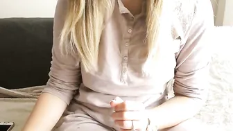 bestgirl_ofthe_neighborhood Teen beauty caresses shaved cunt