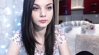 tia Exquisite curvy fucks himself dildo