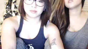 mei_is_bae Busty chick caresses shaved pussy