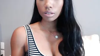 zoeyjay Sexy babe undresses on camera