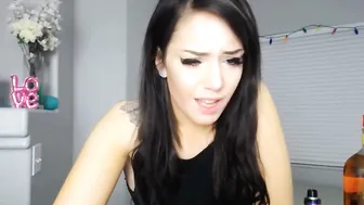 comfiecozie Dark haired doll gently pulls pussy