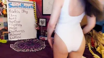 jackieheart Crazy slut gently pulls pussy
