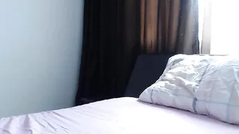 lagertha Gorgeous mare jerks off pussy