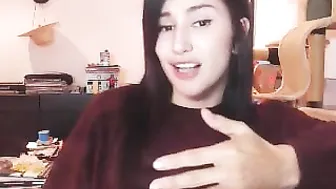 janeshreds Charming bitch spreads her legs