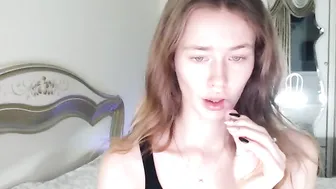 oksanafedorov Gambling bitch jerking off pussy