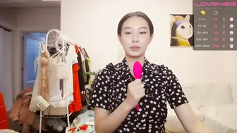 cn_alice fucks herself in red dildo