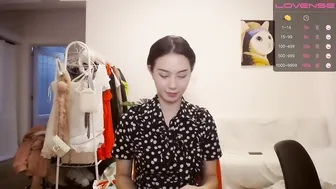 cn_alice fucks herself in red dildo