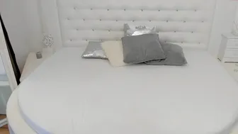 iamjoyxs spectacular slut strokes her clit