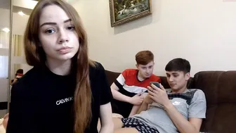 all_cryst vicious girls shows boobs