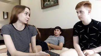 all_cryst hot babe fucks shaved holes