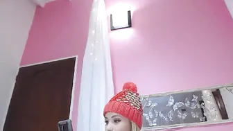 natashaa hot prostitute masturbating pussy with her hand