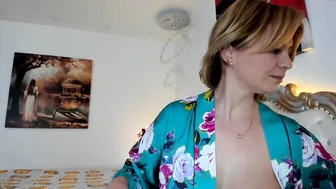 kiradivine first sex