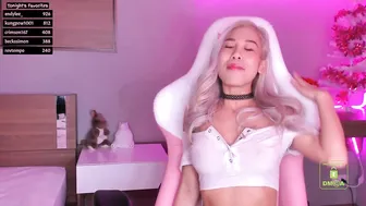 idaaaaaa radiant takes off her panties