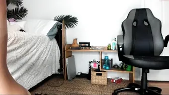 littlemisshannah black-haired confused - having fun in fries